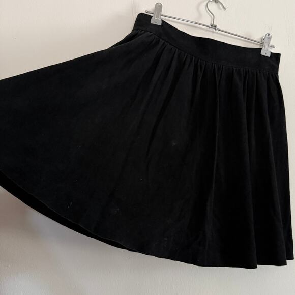 Y2K Vintage SAKS FIFTH AVENUE | Black Soft Suede Skater Skirt | Size Small - Picture 2 of 6